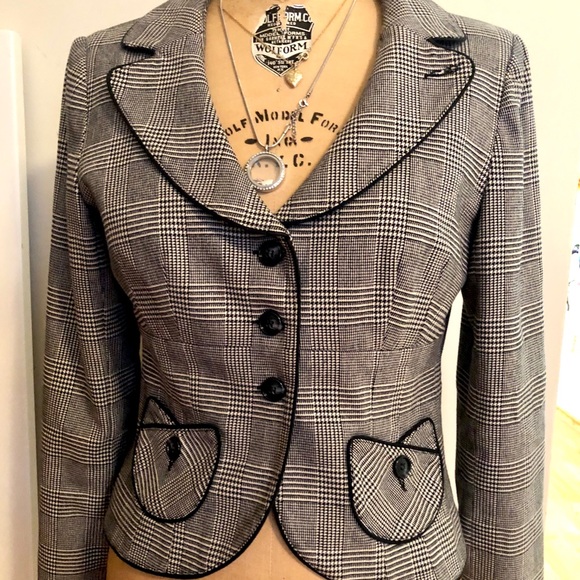 Nannette Lepore suit - Picture 1 of 12